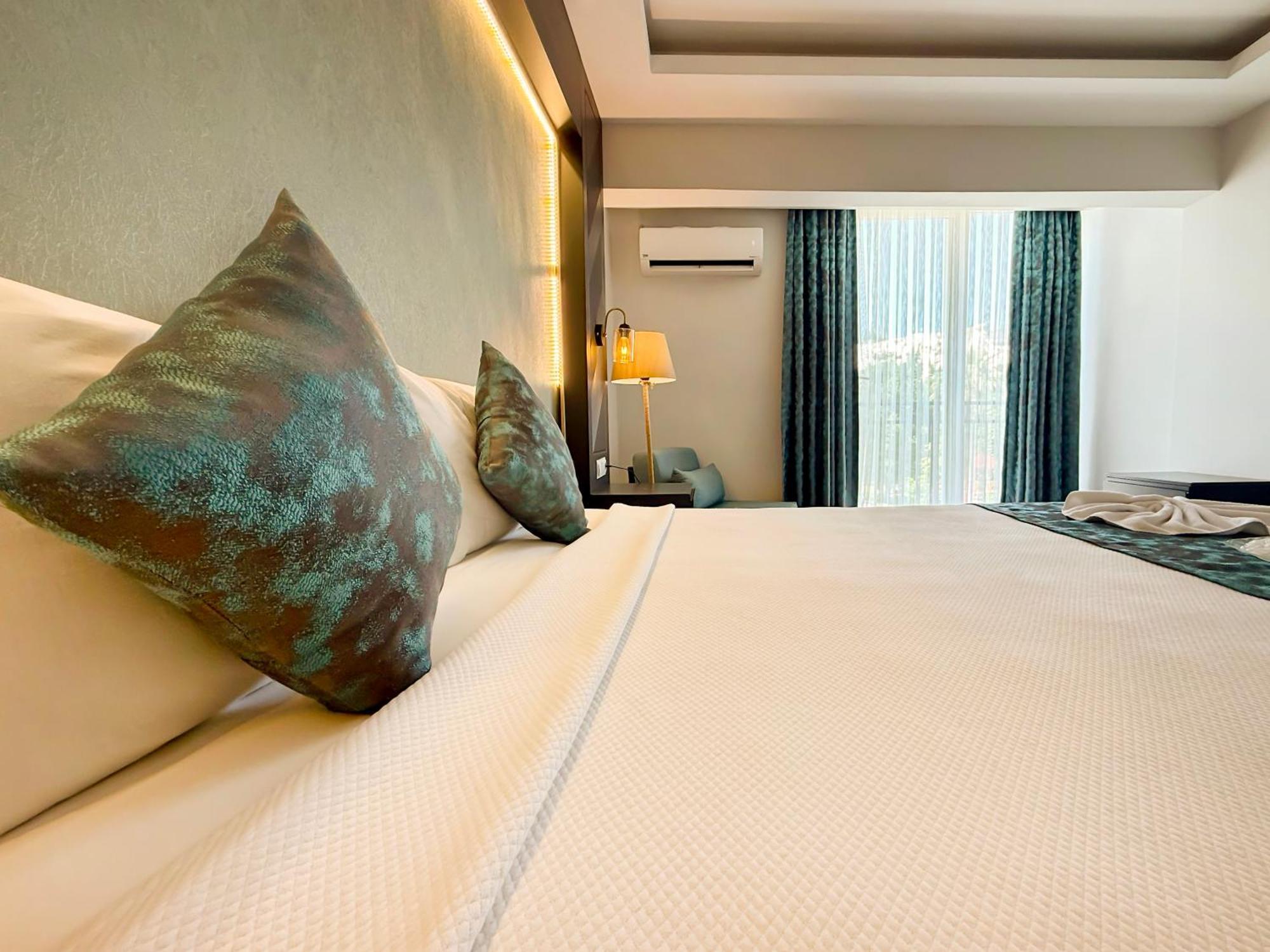 Anya Hotel